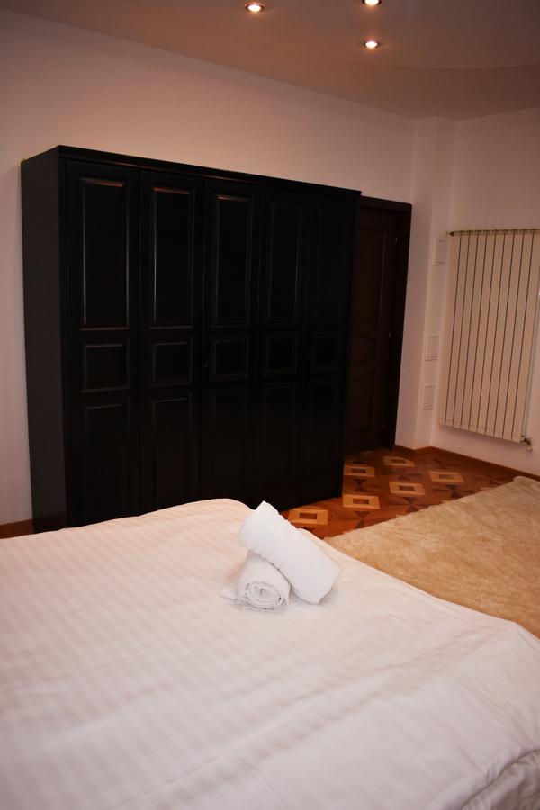 Grand Central Accomodation Sala Palatului Бухарест Экстерьер фото