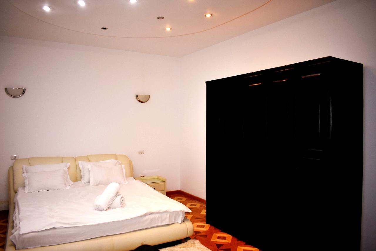 Grand Central Accomodation Sala Palatului Бухарест Экстерьер фото
